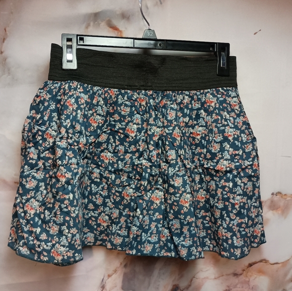 Max Rave Foral Mini Skirt - Picture 4 of 5
